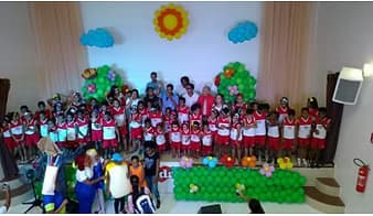Crianças e adolescentes atendidos pelo Projeto Vida